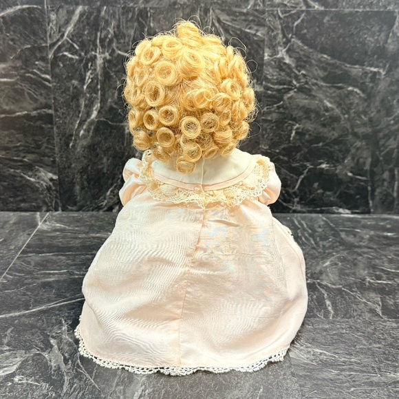 THE DANBURY MINT by Elke Hutchens “Little Miss Shirley Temple” Doll - Picture 10 of 13